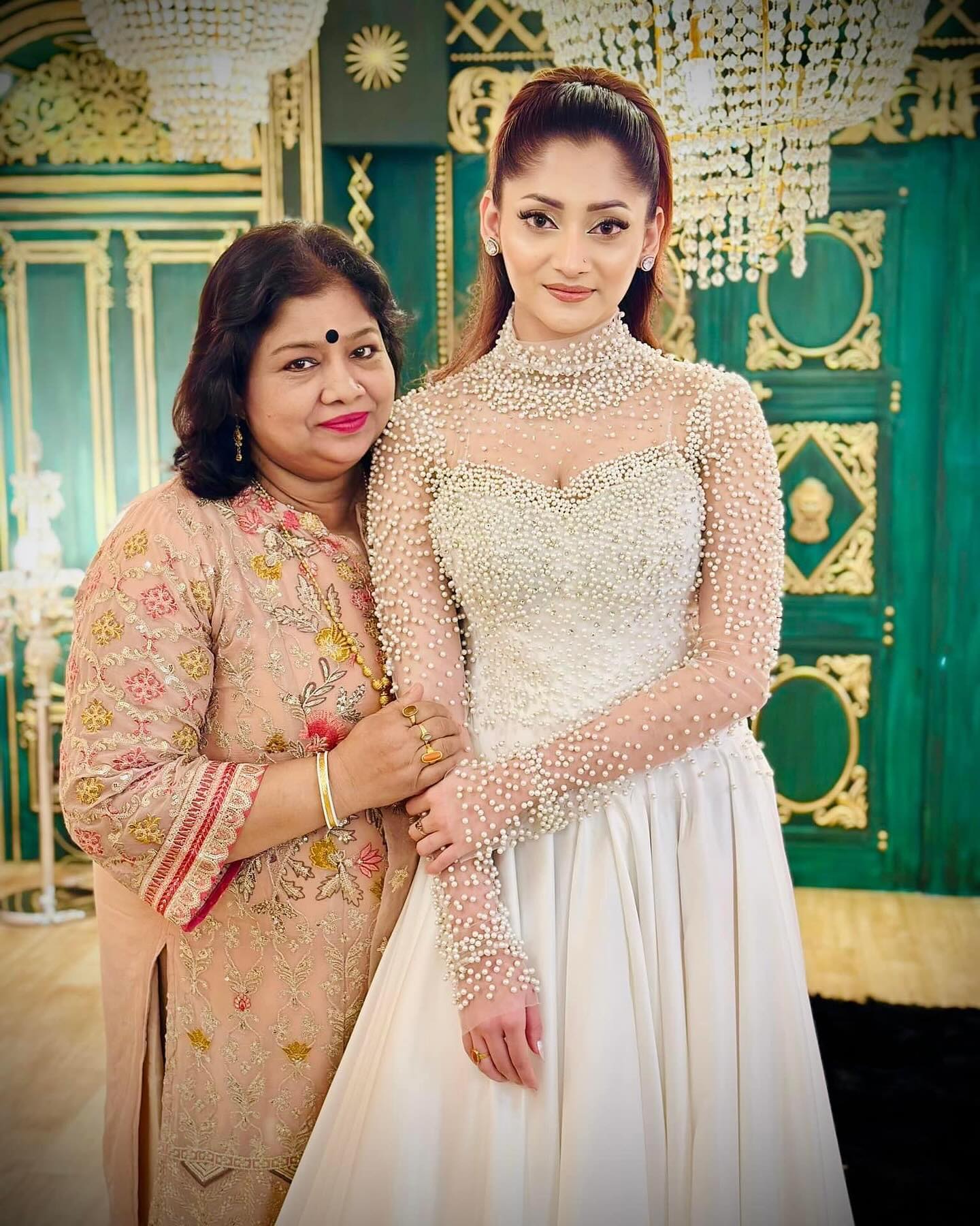 মা নেই, জন্মদিনে পায়েশ খেতে ইচ্ছে করছে পূজার